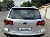 Volkswagen Touareg 2008 года за 7 200 000 тг. в Шымкент – фото 4