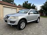 Volkswagen Touareg 2008 года за 7 200 000 тг. в Шымкент – фото 2