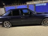 Mercedes-Benz E 200 1991 года за 1 300 000 тг. в Атырау – фото 2