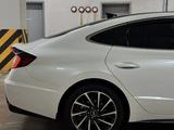 Hyundai Sonata 2021 годаүшін13 200 000 тг. в Астана – фото 3