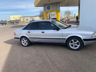 Audi 80