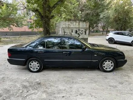 Mercedes-Benz E 230 1997 года за 3 500 000 тг. в Тараз – фото 4