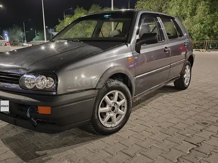 Volkswagen Golf 1994 года за 750 000 тг. в Караганда – фото 3