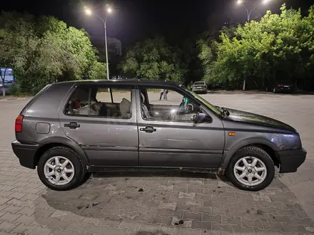 Volkswagen Golf 1994 года за 750 000 тг. в Караганда – фото 5