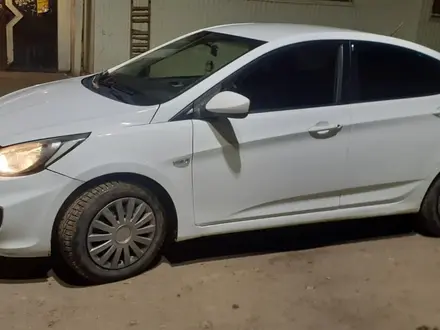 Hyundai Solaris 2013 года за 3 450 000 тг. в Уральск – фото 7