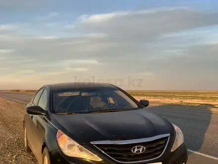 Hyundai Sonata 2010 года за 5 000 000 тг. в Атырау – фото 2