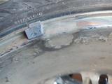 Диски R22 PCD6*139.7 с шинами YOKOHAMA ic GUARD 285/45 R22 за 400 000 тг. в Риддер – фото 3