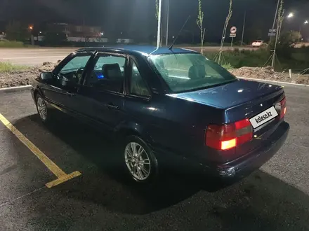 Volkswagen Passat 1995 года за 1 250 000 тг. в Караганда – фото 4