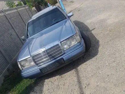 Mercedes-Benz E 200 1993 года за 1 700 000 тг. в Тараз