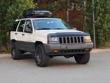 Jeep Grand Cherokee 1997 года за 5 300 000 тг. в Астана – фото 2
