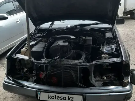 Mercedes-Benz E 220 1993 года за 1 200 000 тг. в Алматы – фото 5