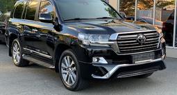 Toyota Land Cruiser 2020 года за 10 000 тг. в Алматы