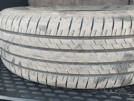 Шины BRIDGESTONE 225 60.18 за 90 000 тг. в Семей