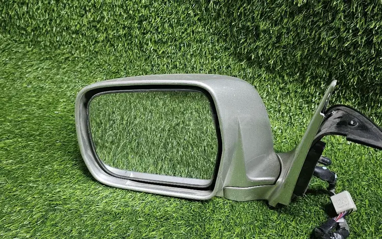 Хайландер Зеркало заднего вида за 45 000 тг. в Алматы