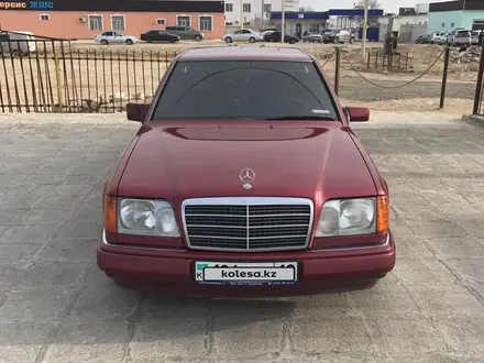 Mercedes-Benz E 320 1993 года за 1 700 000 тг. в Жанаозен