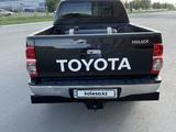 Toyota Hilux 2014 года за 10 500 000 тг. в Актобе – фото 2