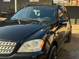Mercedes-Benz ML 350 2006 года за 5 000 000 тг. в Шымкент – фото 2