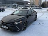 Toyota Camry 2021 года за 12 800 000 тг. в Павлодар – фото 2
