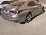 Lexus ES 300h 2019 года за 15 000 000 тг. в Актобе – фото 4