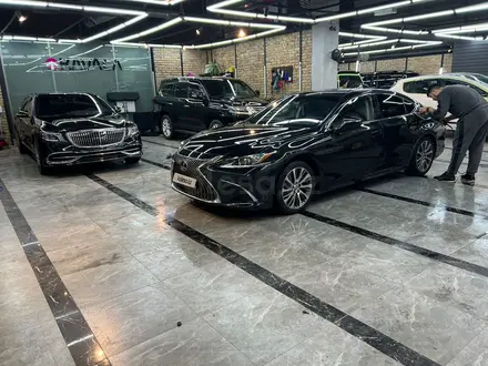 Lexus ES 250 2018 года за 21 000 000 тг. в Усть-Каменогорск – фото 8