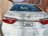 Toyota Camry 2016 года за 7 500 000 тг. в Актобе – фото 5