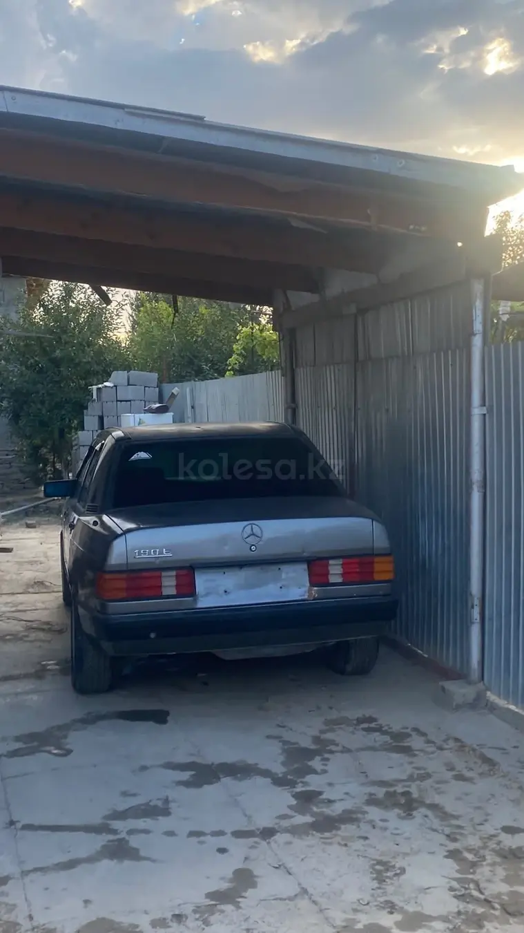 Mercedes-Benz 190, 1988
