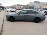 Hyundai Elantra 2022 года за 9 300 000 тг. в Актау