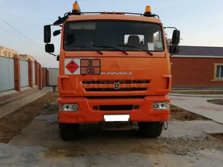 Авто топливозаправщик (бензовоз) вездеход в Петропавловск