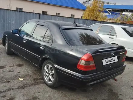 Mercedes-Benz C 180 1993 года за 850 000 тг. в Талдыкорган