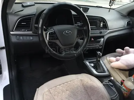 Hyundai Elantra 2018 года за 8 200 000 тг. в Караганда – фото 7