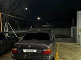 Mercedes-Benz E 220 1992 года за 2 000 000 тг. в Шымкент – фото 3