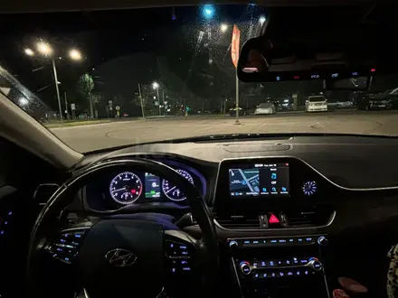 Hyundai Grandeur 2018 года за 9 000 000 тг. в Алматы – фото 19