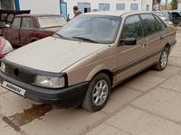 Volkswagen Passat 1990 годаfor1 100 000 тг. в Уральск