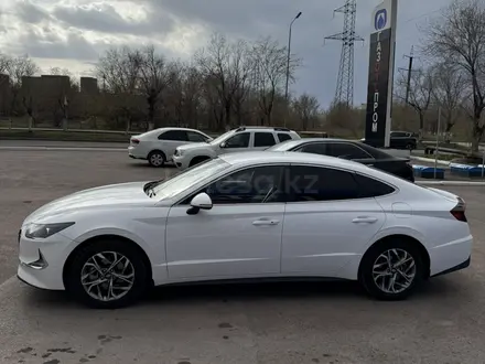 Hyundai Sonata 2023 года за 9 000 000 тг. в Караганда – фото 2