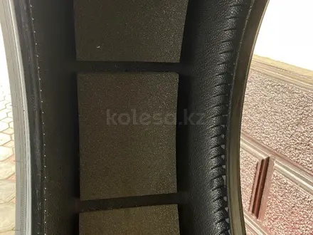 Шины Pirelli с титановыми дисками за 1 200 000 тг. в Алматы – фото 2
