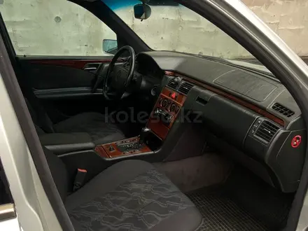 Mercedes-Benz E 280 1998 года за 3 000 000 тг. в Алматы – фото 9
