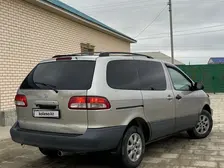 Toyota Sienna, 2000