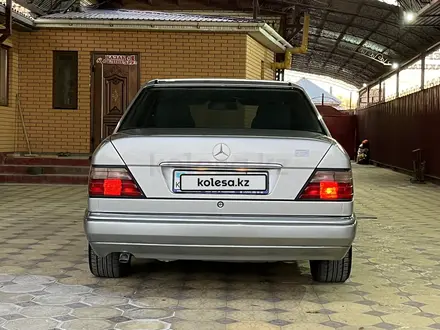 Mercedes-Benz E 200 1994 года за 3 500 000 тг. в Кызылорда – фото 2