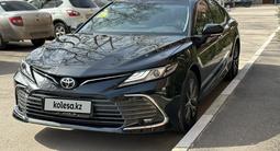 Toyota Camry 2023 годаүшін16 700 000 тг. в Петропавловск – фото 2