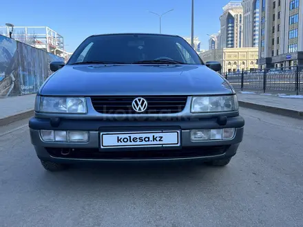 Volkswagen Passat 1993 года за 3 600 000 тг. в Астана – фото 13