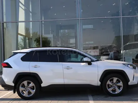 Toyota RAV4 Prestige 2020 года за 12 390 000 тг. в Костанай – фото 7