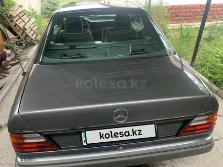 Mercedes-Benz E 300 1990 года за 1 800 000 тг. в Алматы – фото 2