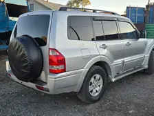 Mitsubishi Montero, 2003