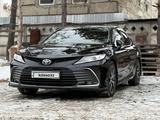 Toyota Camry 2021 года за 15 900 000 тг. в Астана