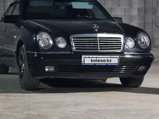 Mercedes-Benz E 320