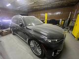 BMW X7 2021 года за 26 800 000 тг. в Алматы – фото 3