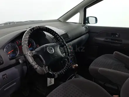 Volkswagen Sharan 2001 года за 1 550 000 тг. в Астана – фото 12