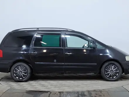 Volkswagen Sharan 2001 года за 1 550 000 тг. в Астана – фото 4