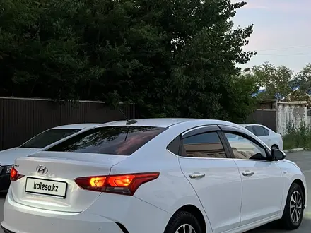 Hyundai Accent 2022 года за 8 100 000 тг. в Атырау – фото 6