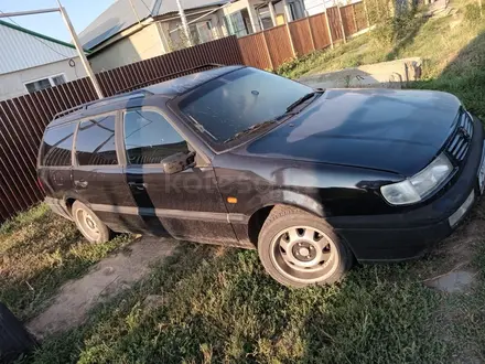 Volkswagen Passat 1995 года за 2 000 000 тг. в Уральск – фото 2